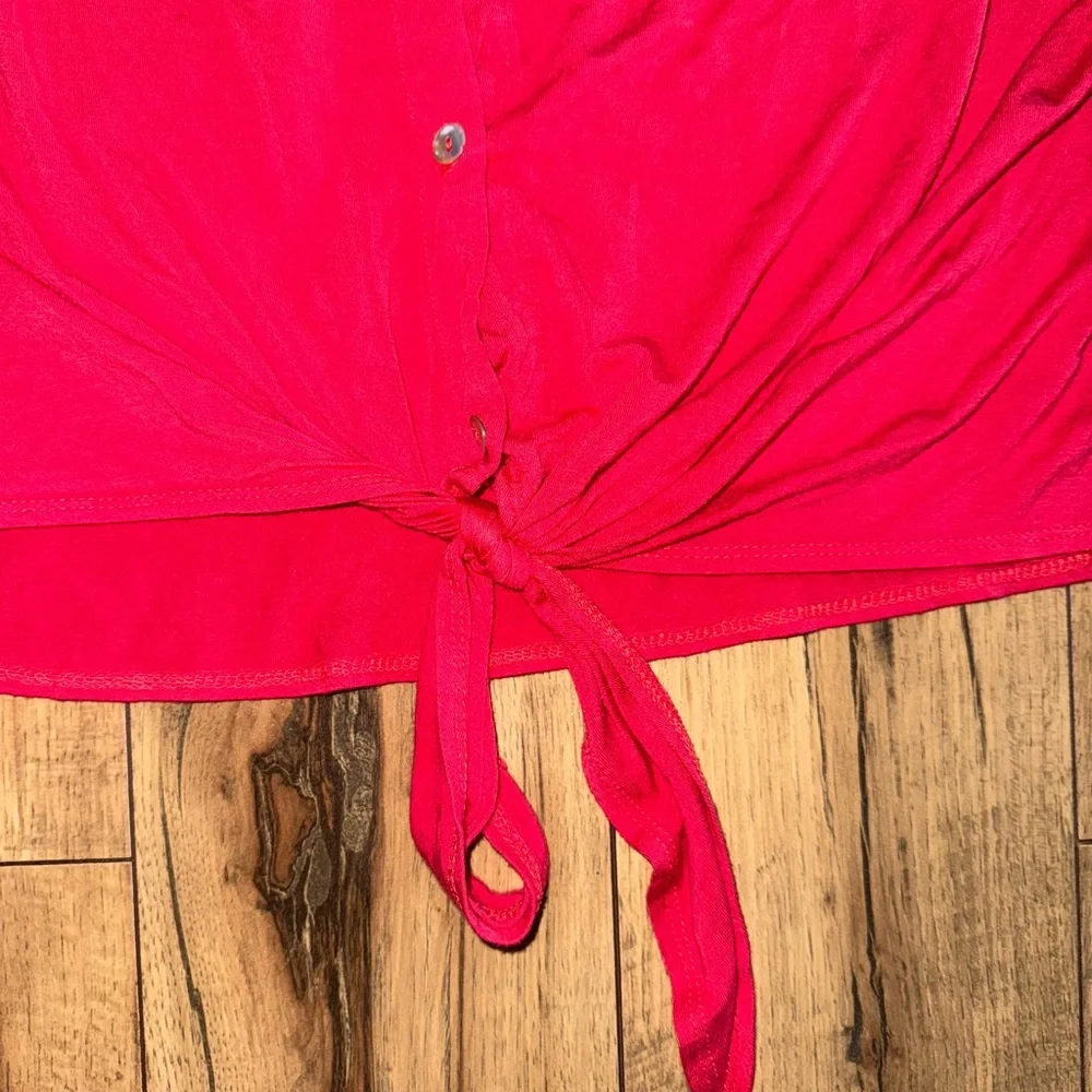 Red top - Picture 2 of 4